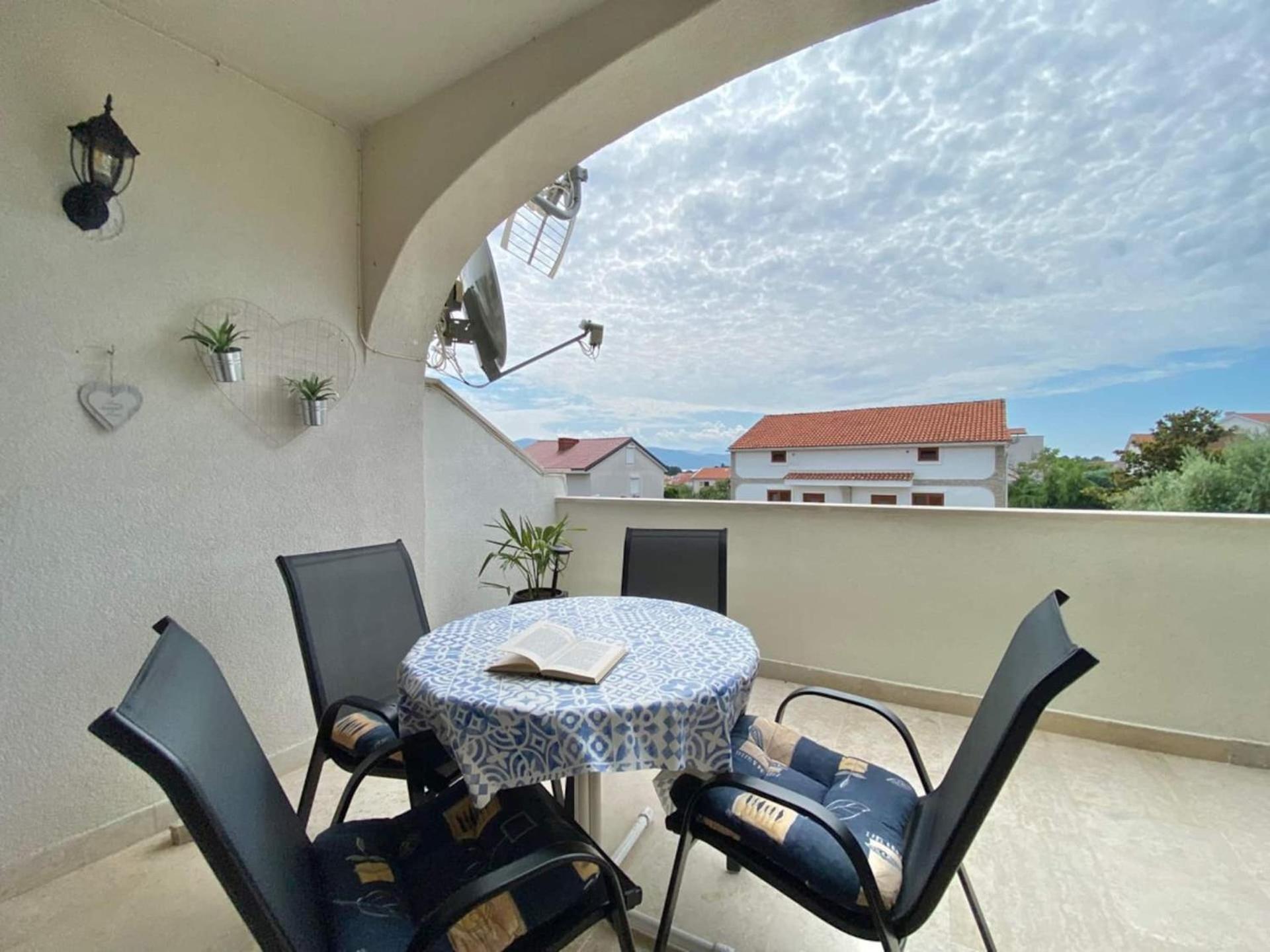 Apartments Xenia Krk Veglia Exterior foto